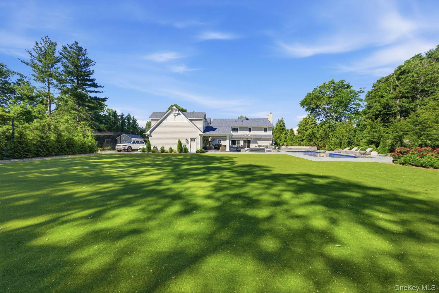 6 Castle Court Property Photo 6