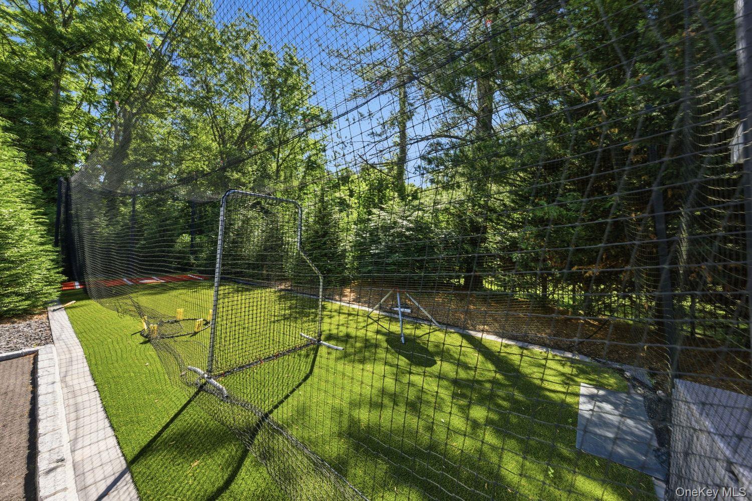 6 Castle Court Property Photo 12