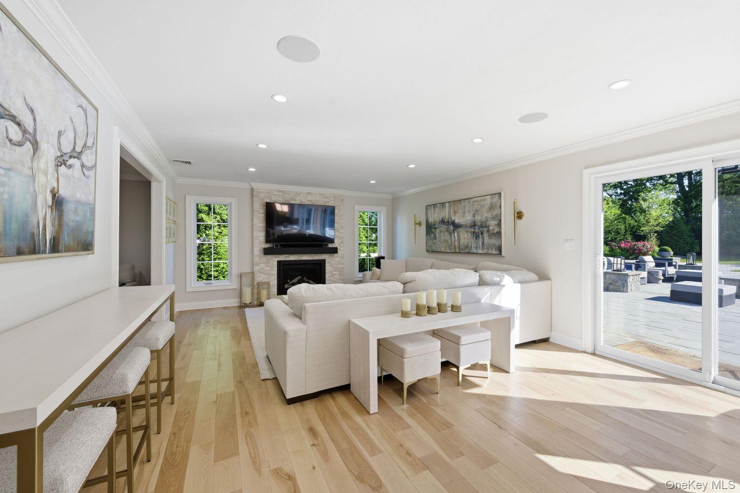 6 Castle Court Property Photo 21