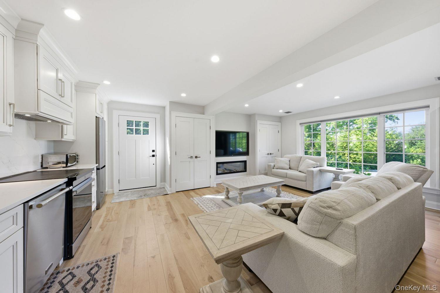 6 Castle Court Property Photo 23