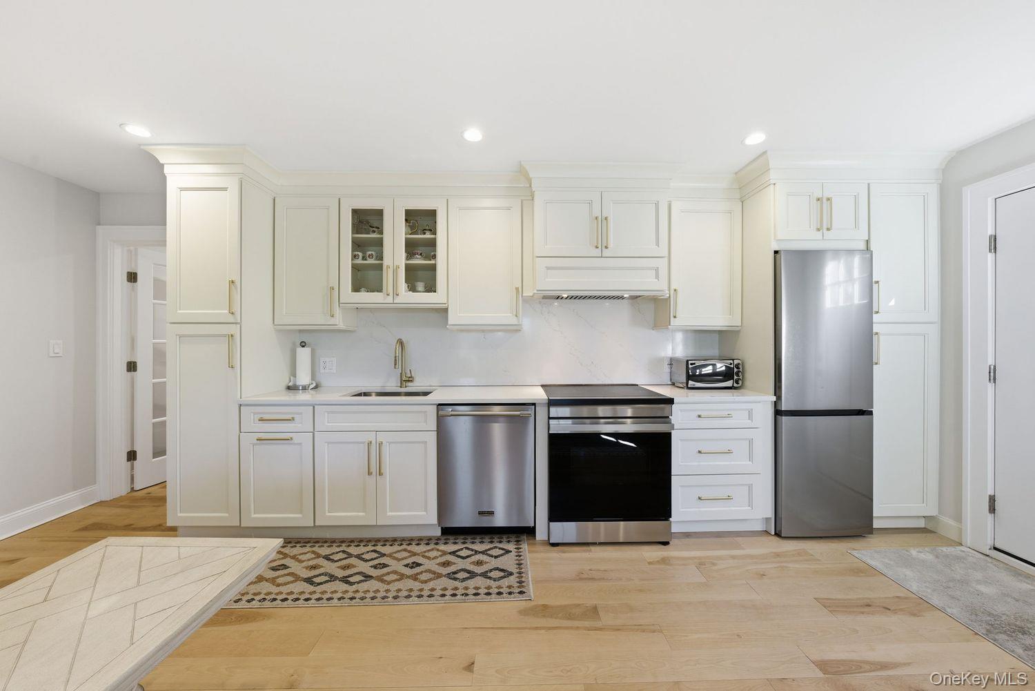 6 Castle Court Property Photo 25