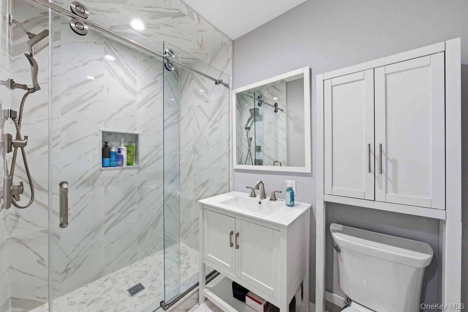 6 Castle Court Property Photo 30