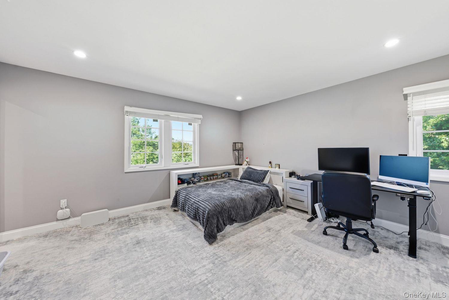 6 Castle Court Property Photo 40