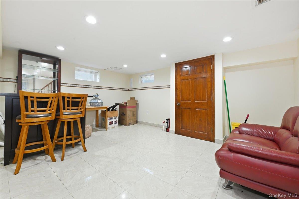 201 Glenmore Street Property Photo 17