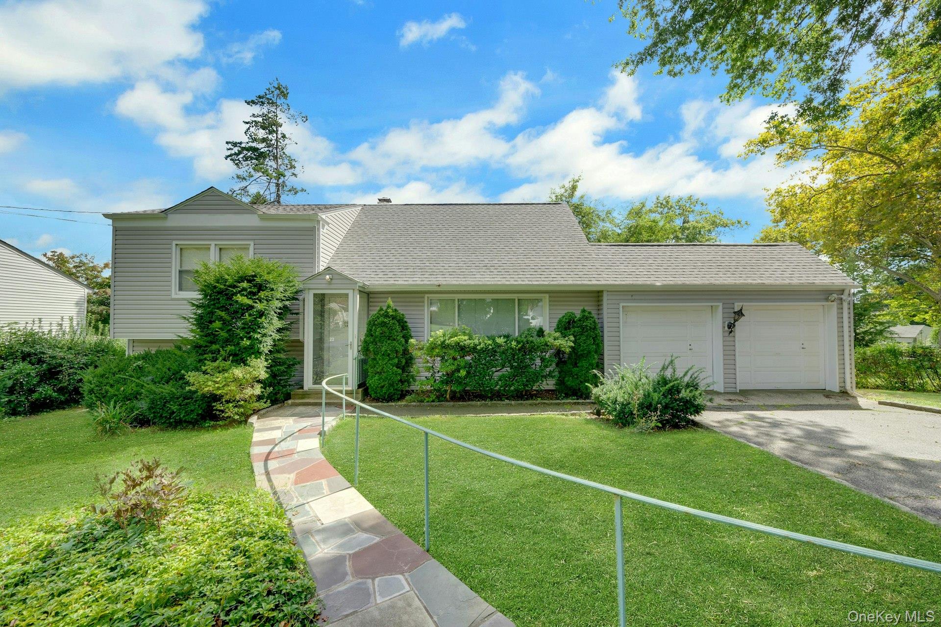 22 Somerset Drive Property Photo 1