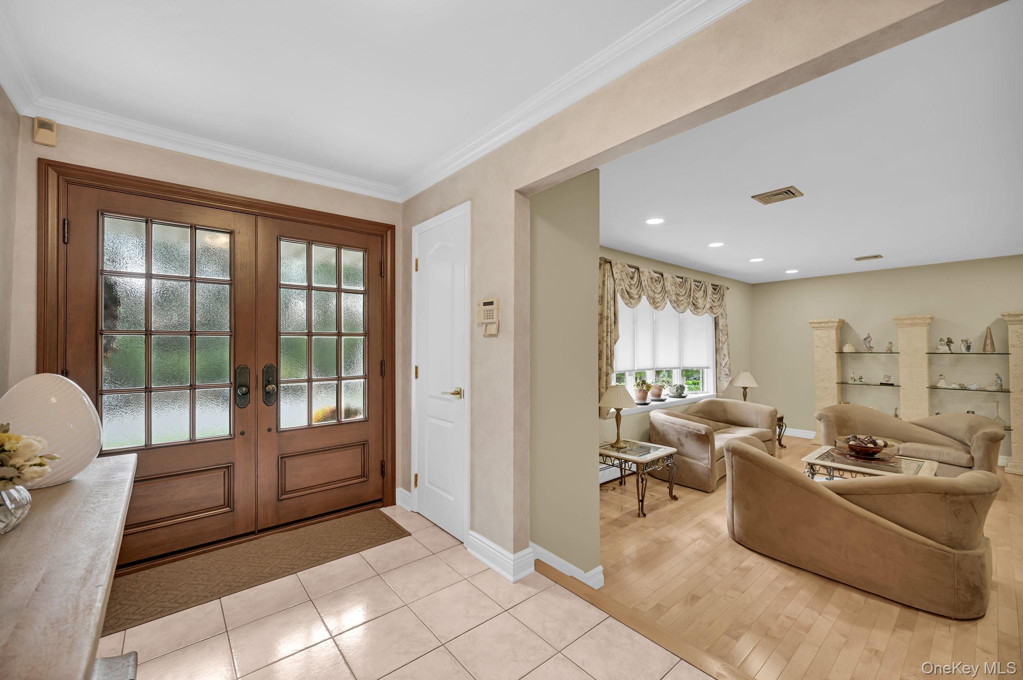 15 Ramapo Lane Property Photo 6