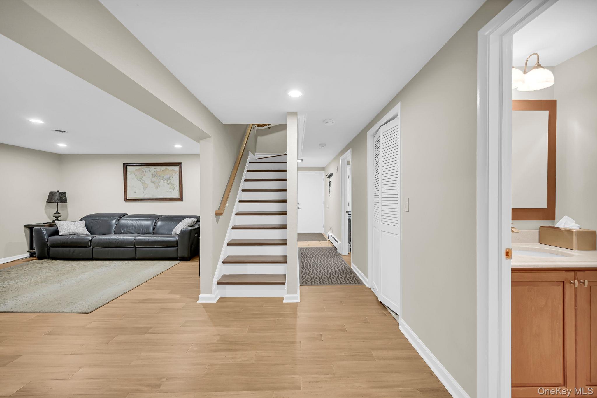 15 Ramapo Lane Property Photo 26
