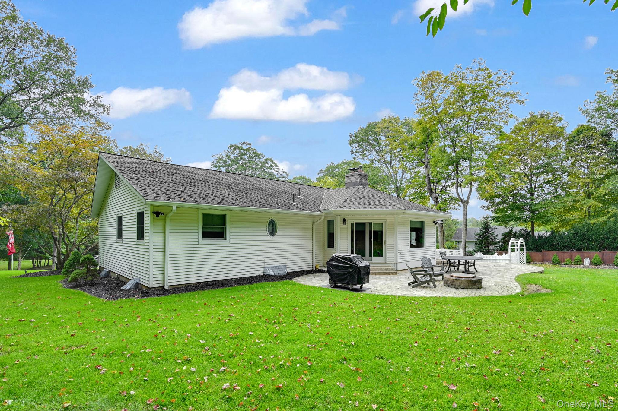 15 Ramapo Lane Property Photo 37
