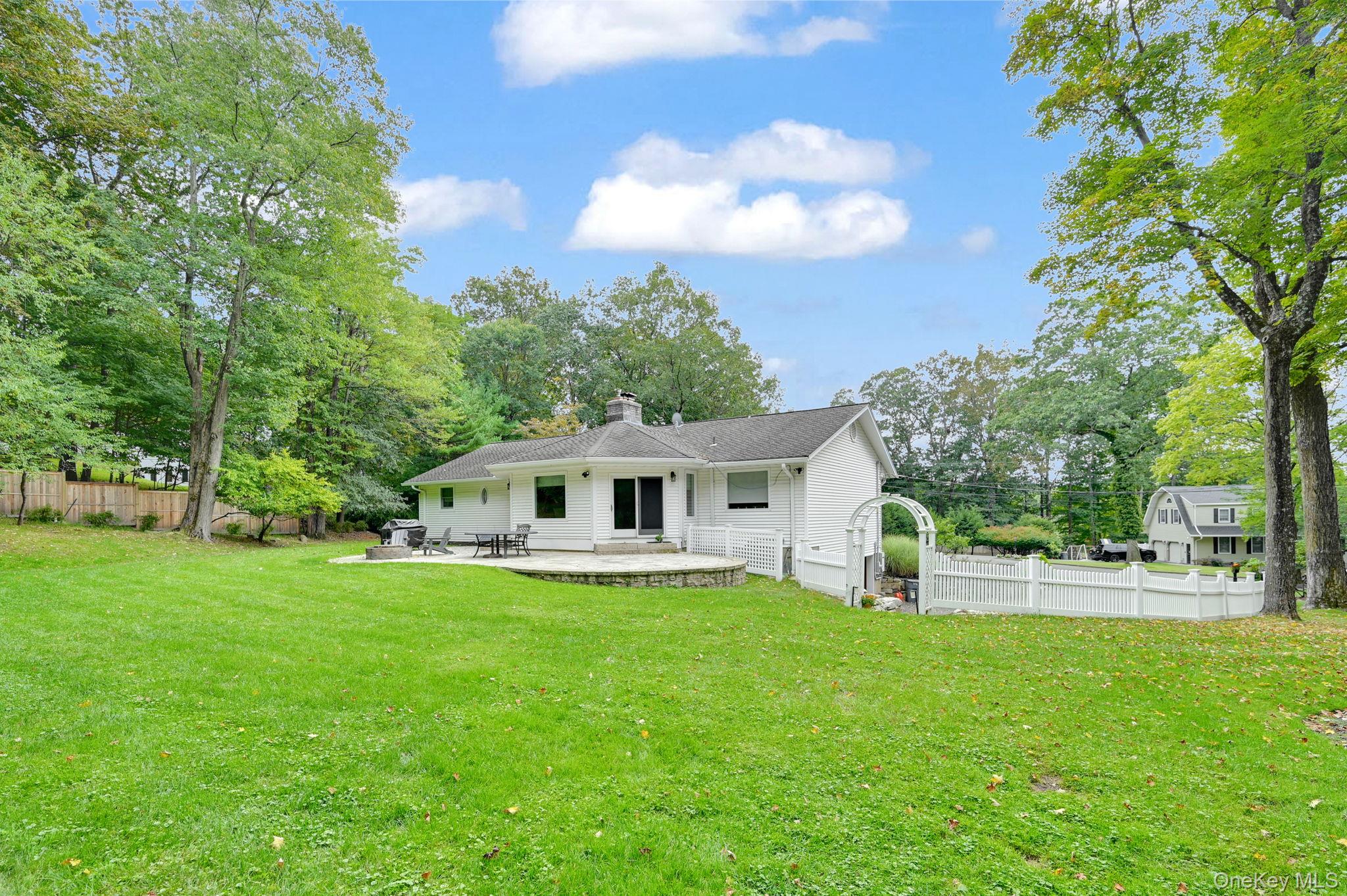 15 Ramapo Lane Property Photo 38