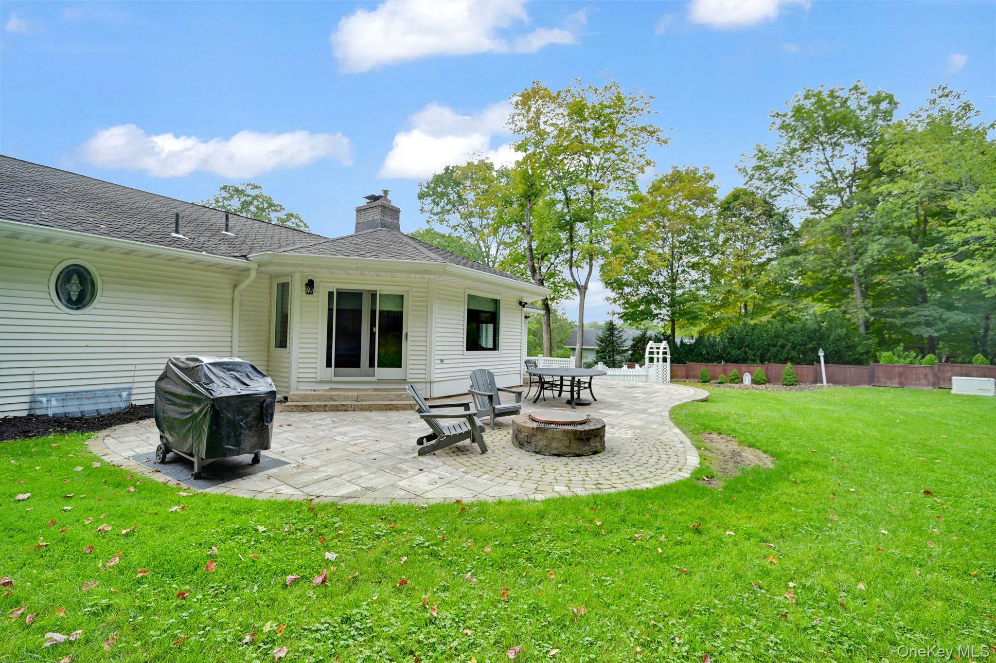 15 Ramapo Lane Property Photo 39
