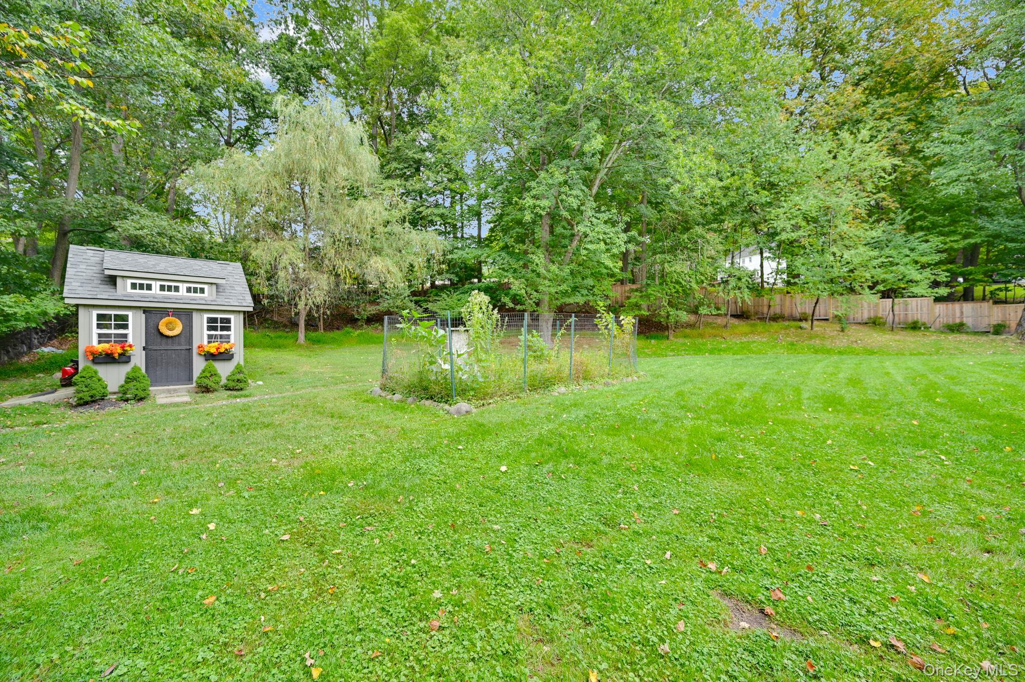 15 Ramapo Lane Property Photo 43