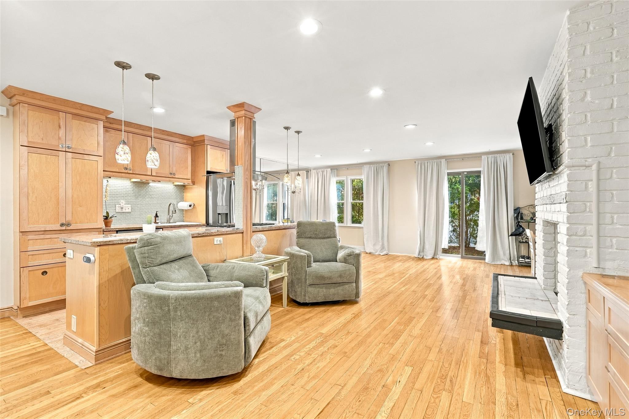 216 Purchase Street F Property Photo 5
