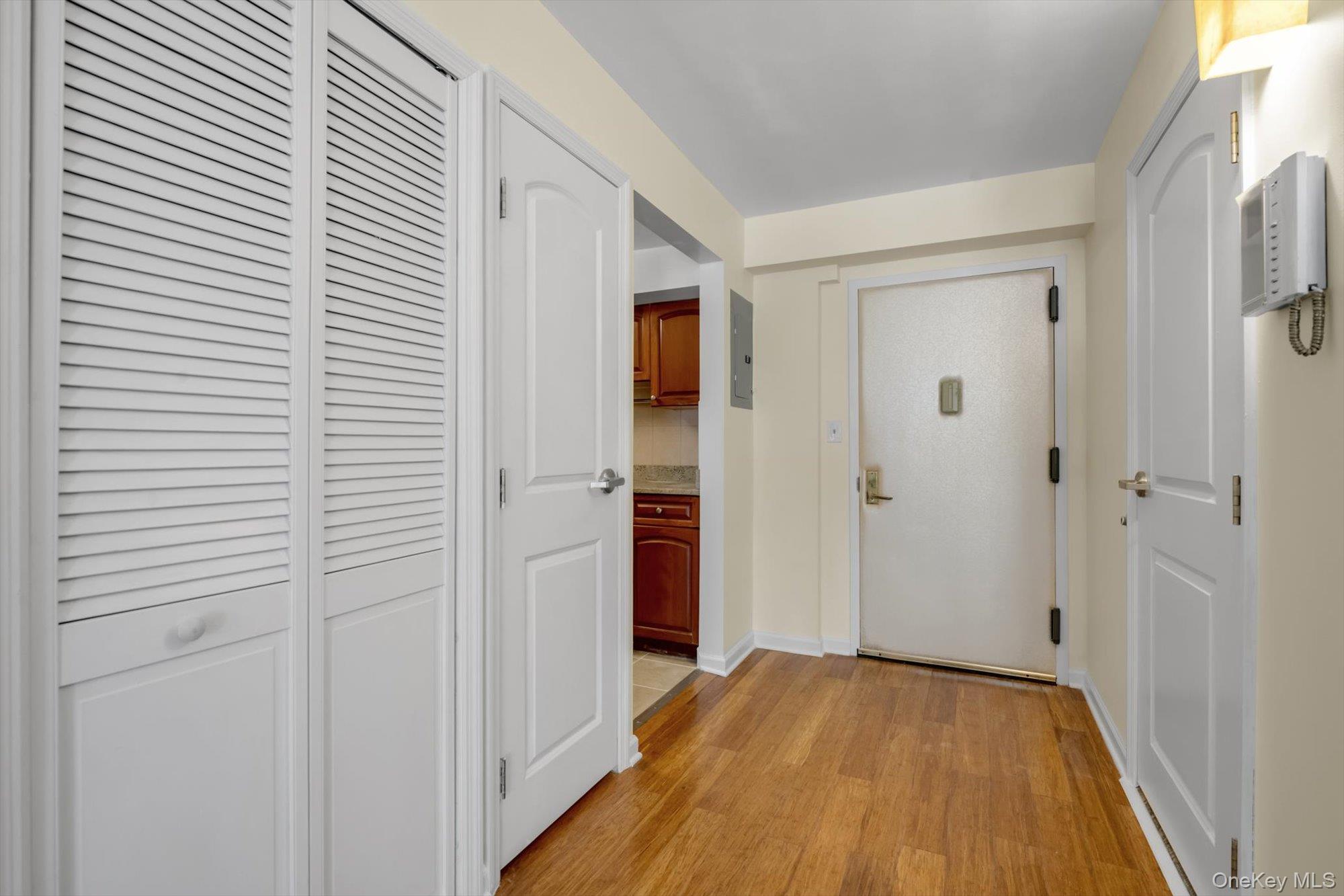 6434 Grand Central Parkway 3g Property Photo 2