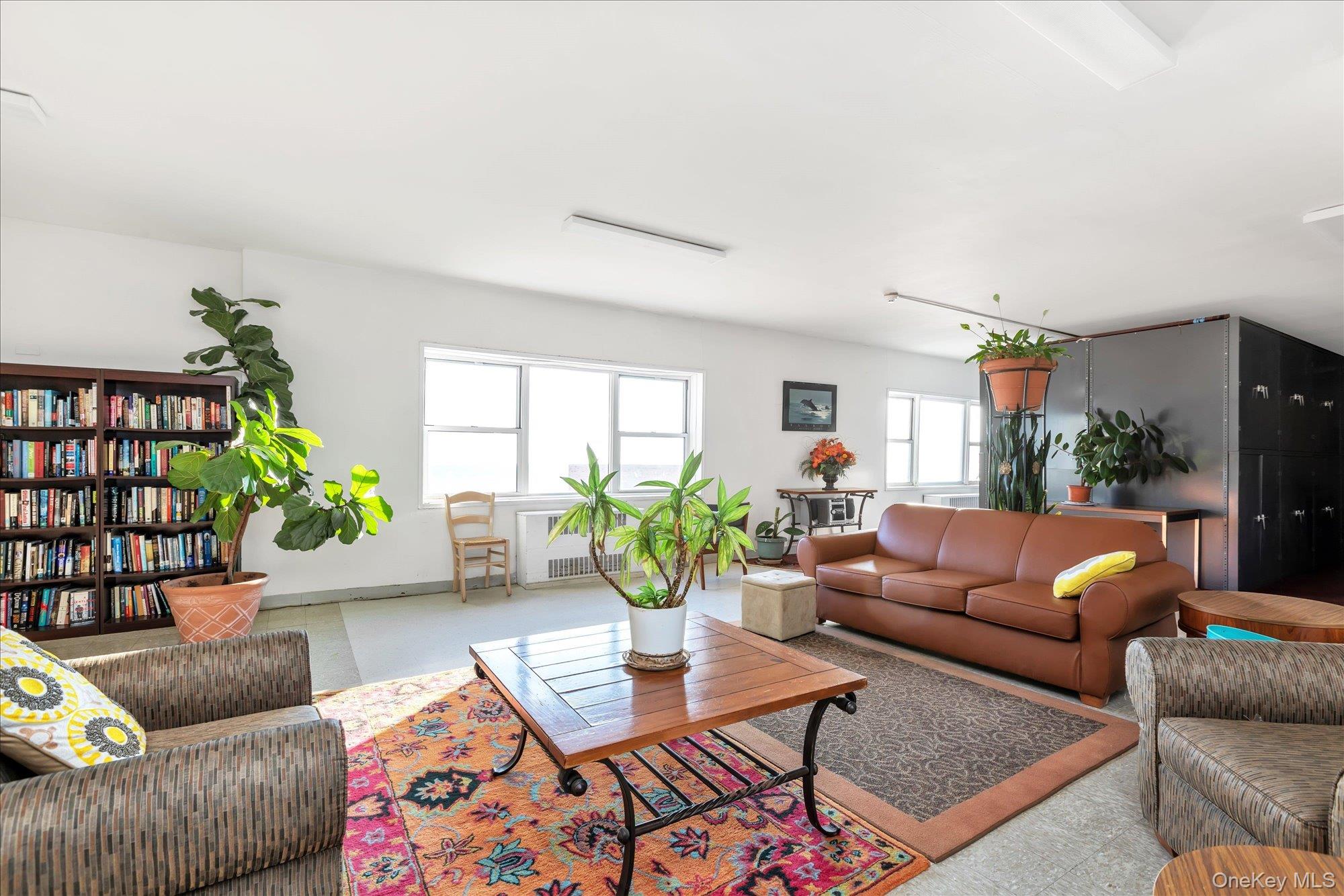370 W Broadway 5k Property Photo 3