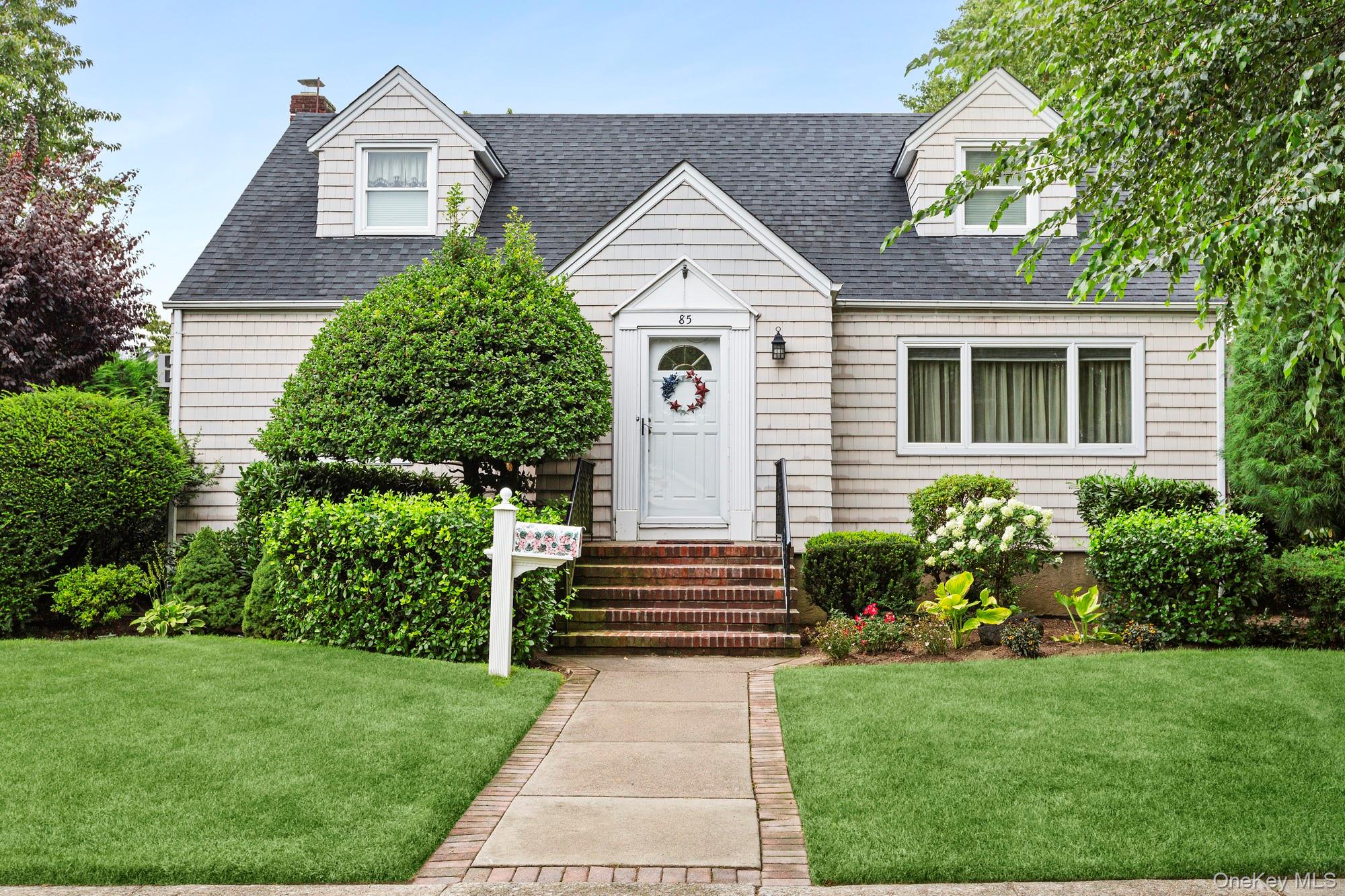 85 Woodlawn Avenue Property Photo 1