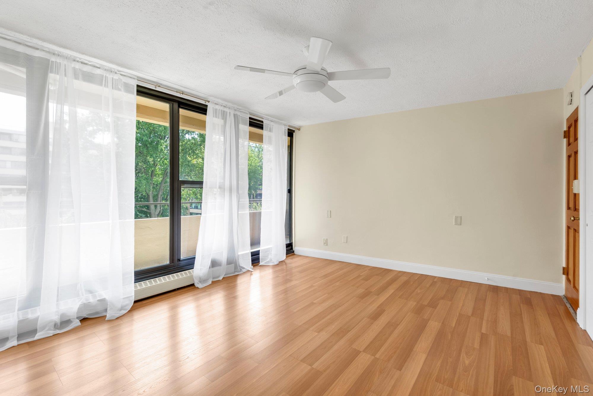10-01 162 Street 4a Property Photo 6