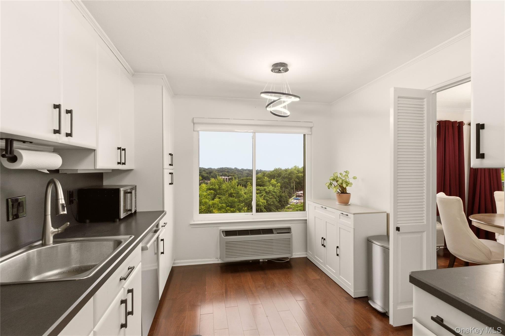 100 High Point Drive 710 Property Photo 8