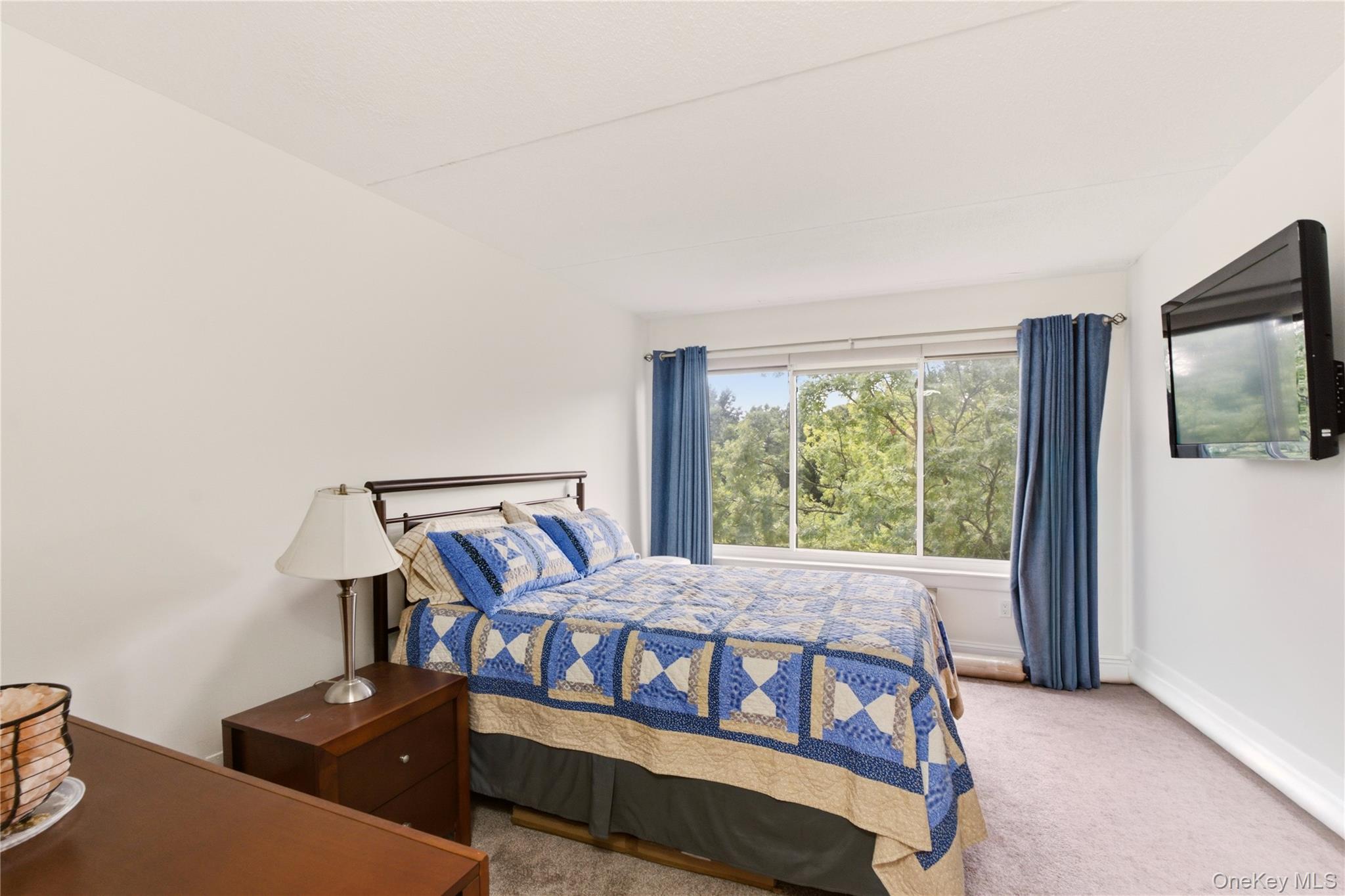 100 High Point Drive 710 Property Photo 12
