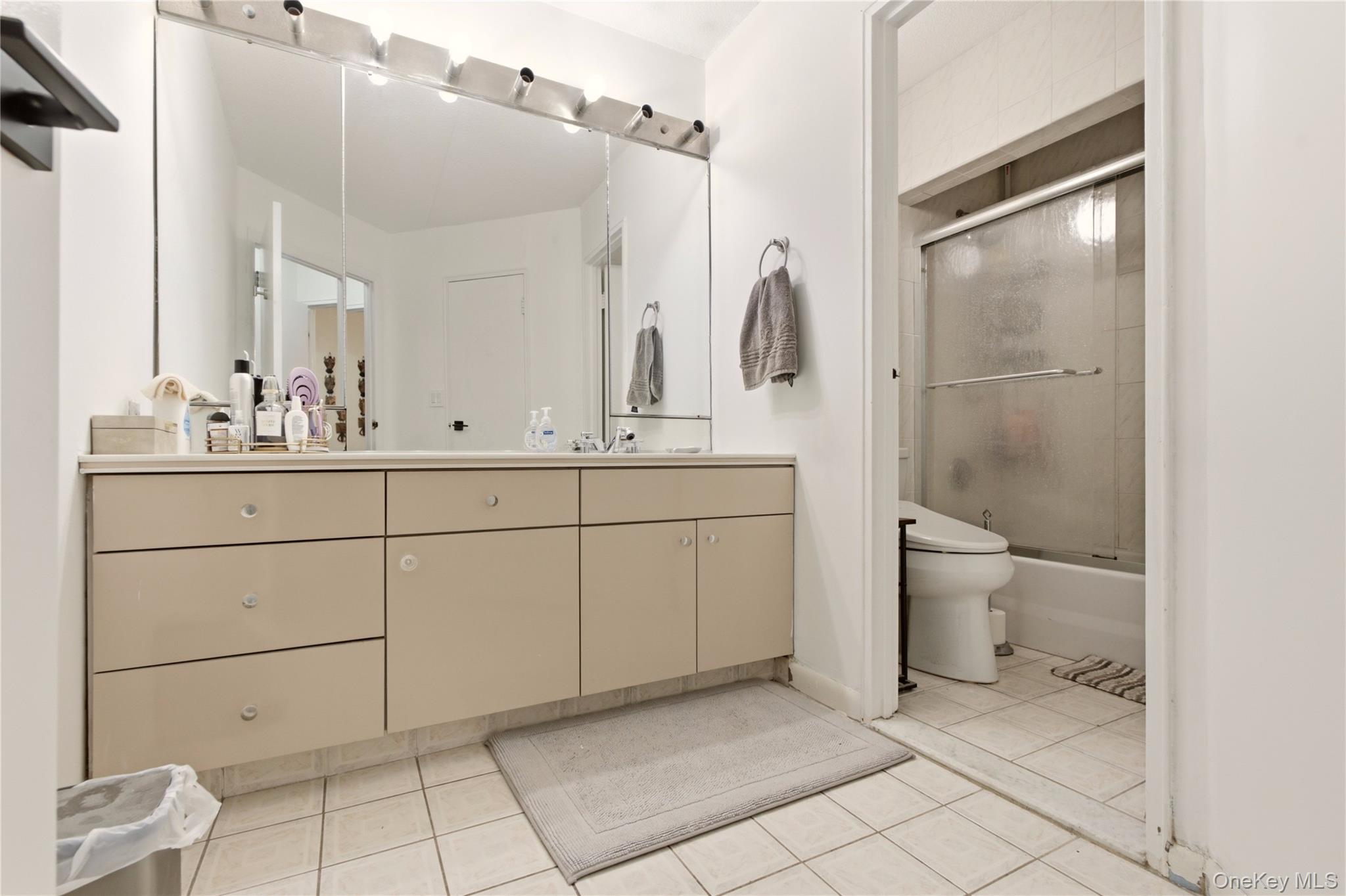 100 High Point Drive 710 Property Photo 13