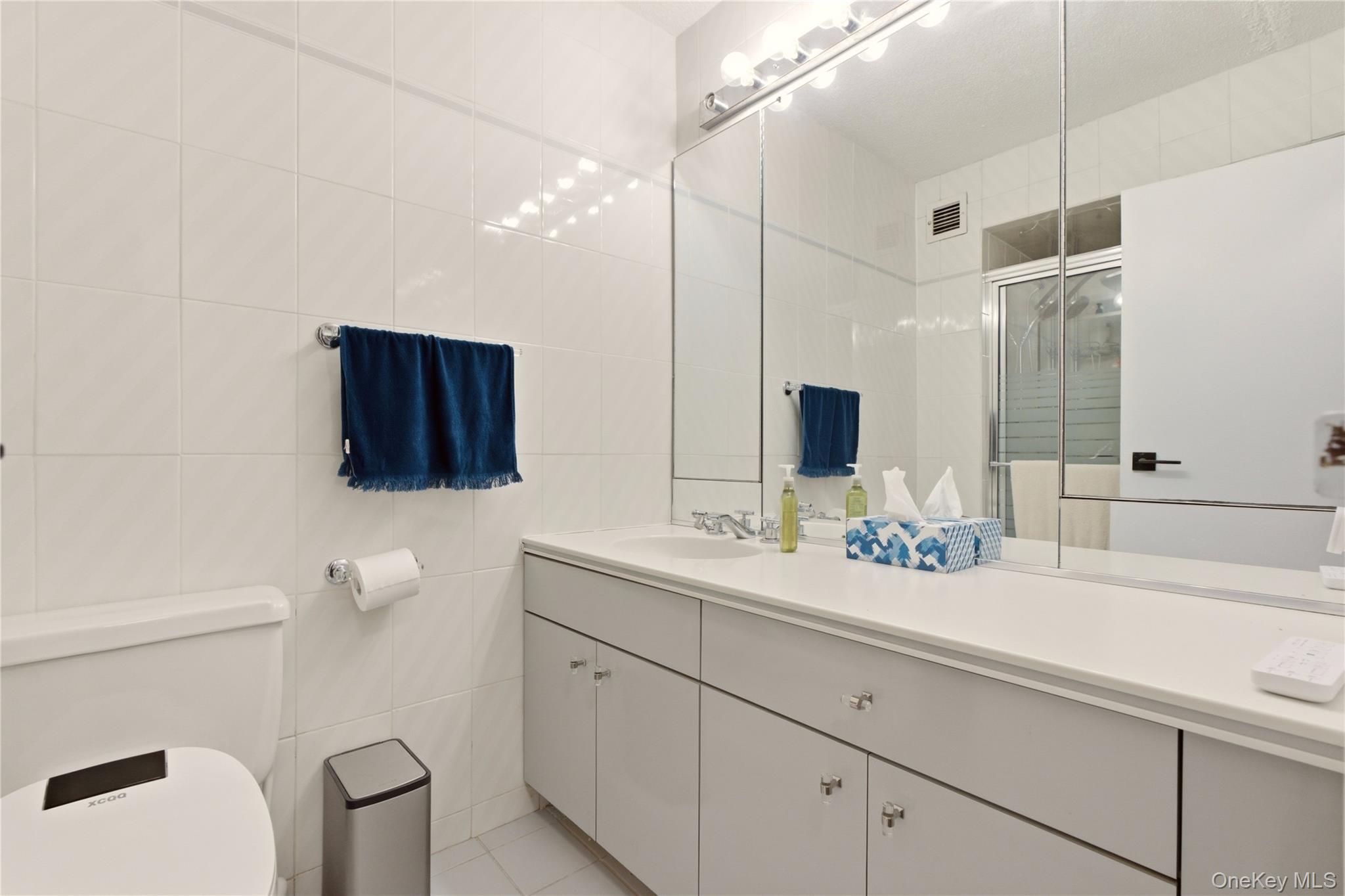 100 High Point Drive 710 Property Photo 14