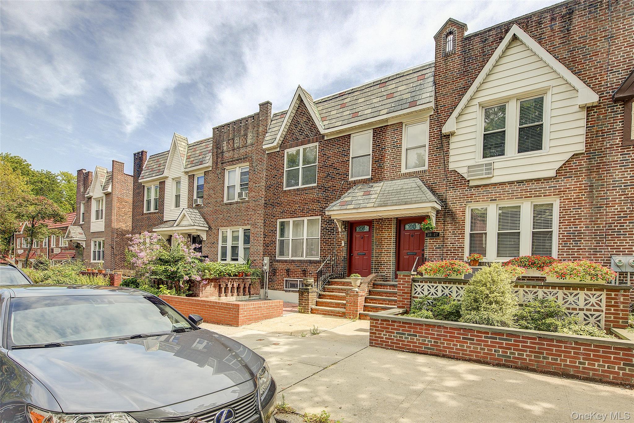 39-25 50th Street Property Photo 1