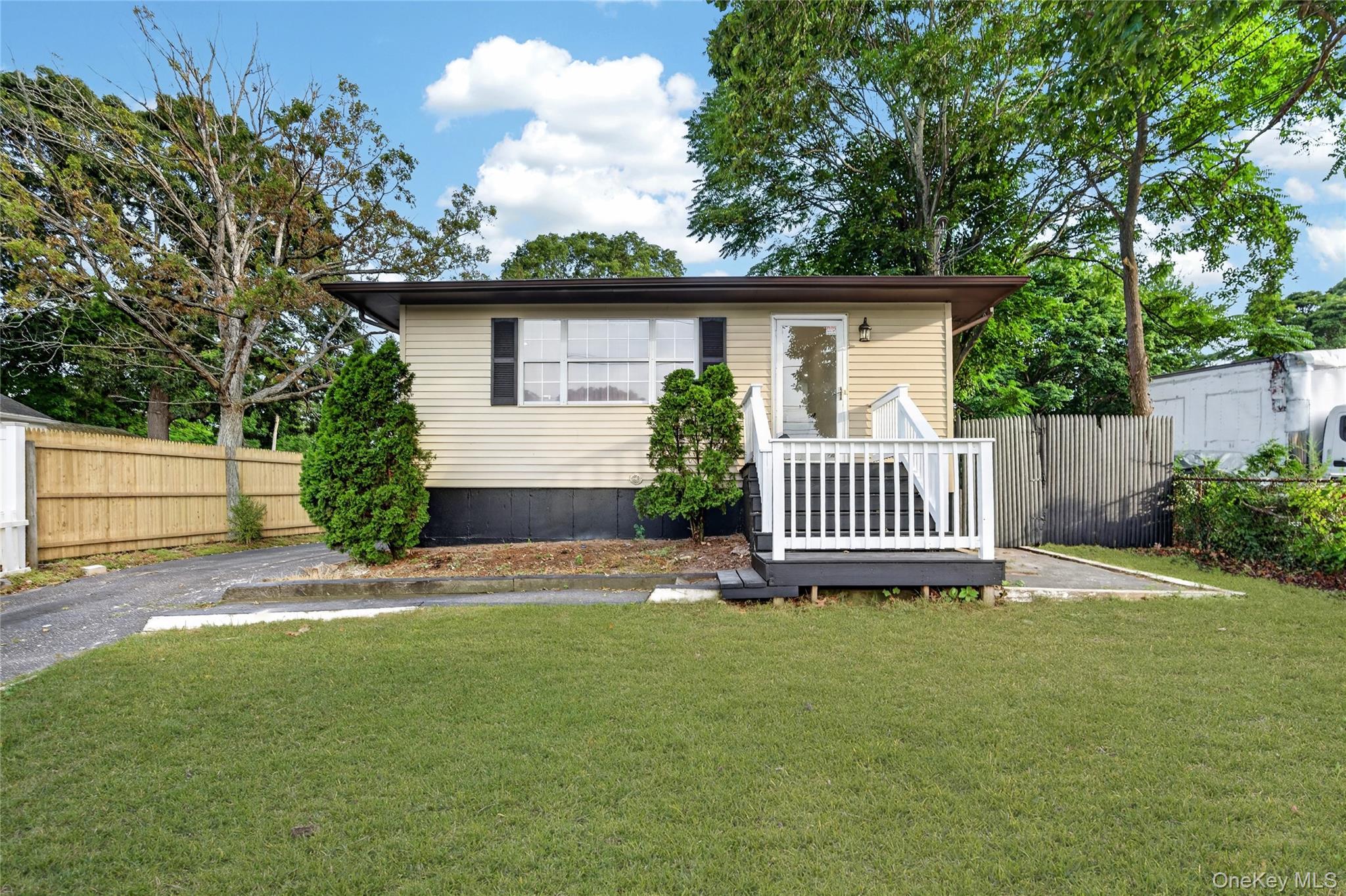 28 Roslyn Avenue Property Photo 2