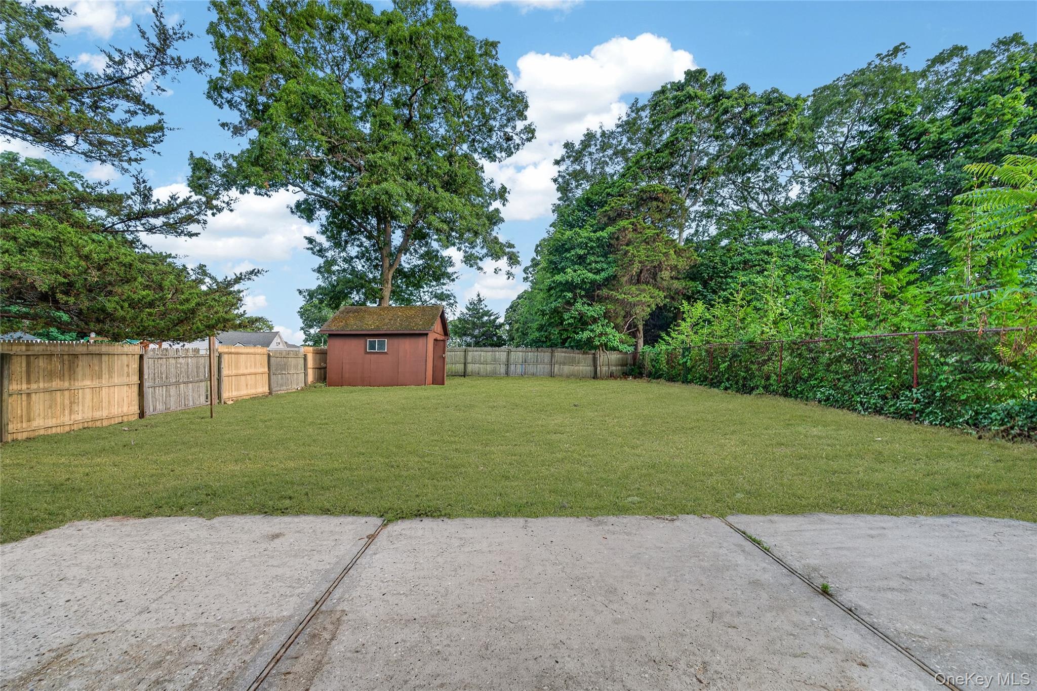 28 Roslyn Avenue Property Photo 28