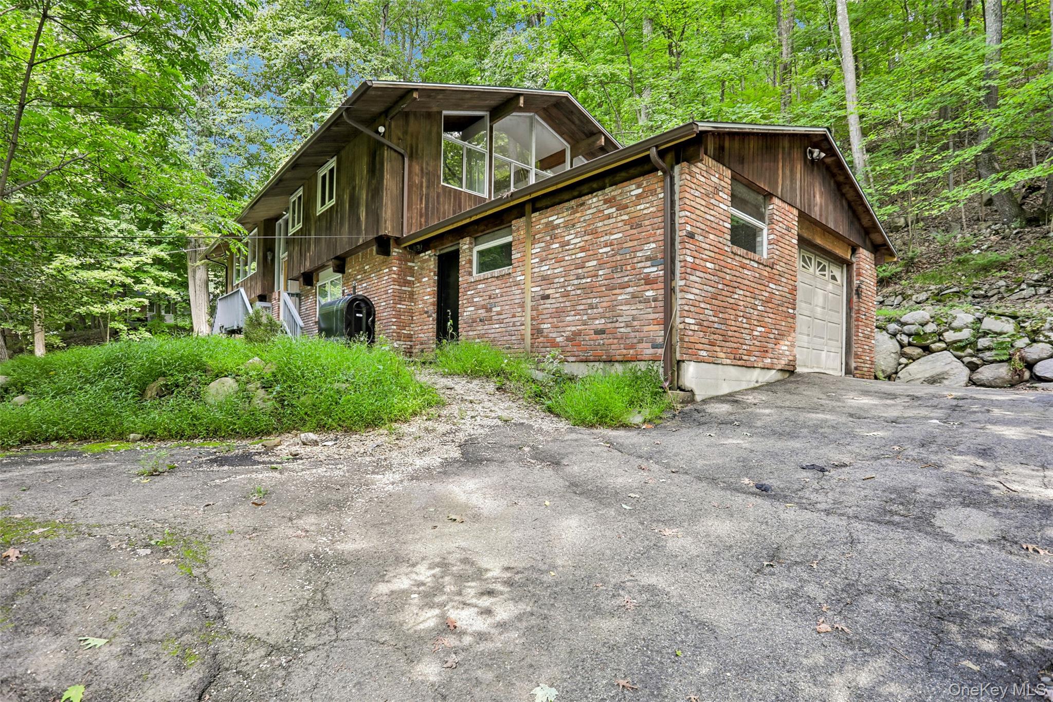 951 Haverstraw Road Property Photo 1