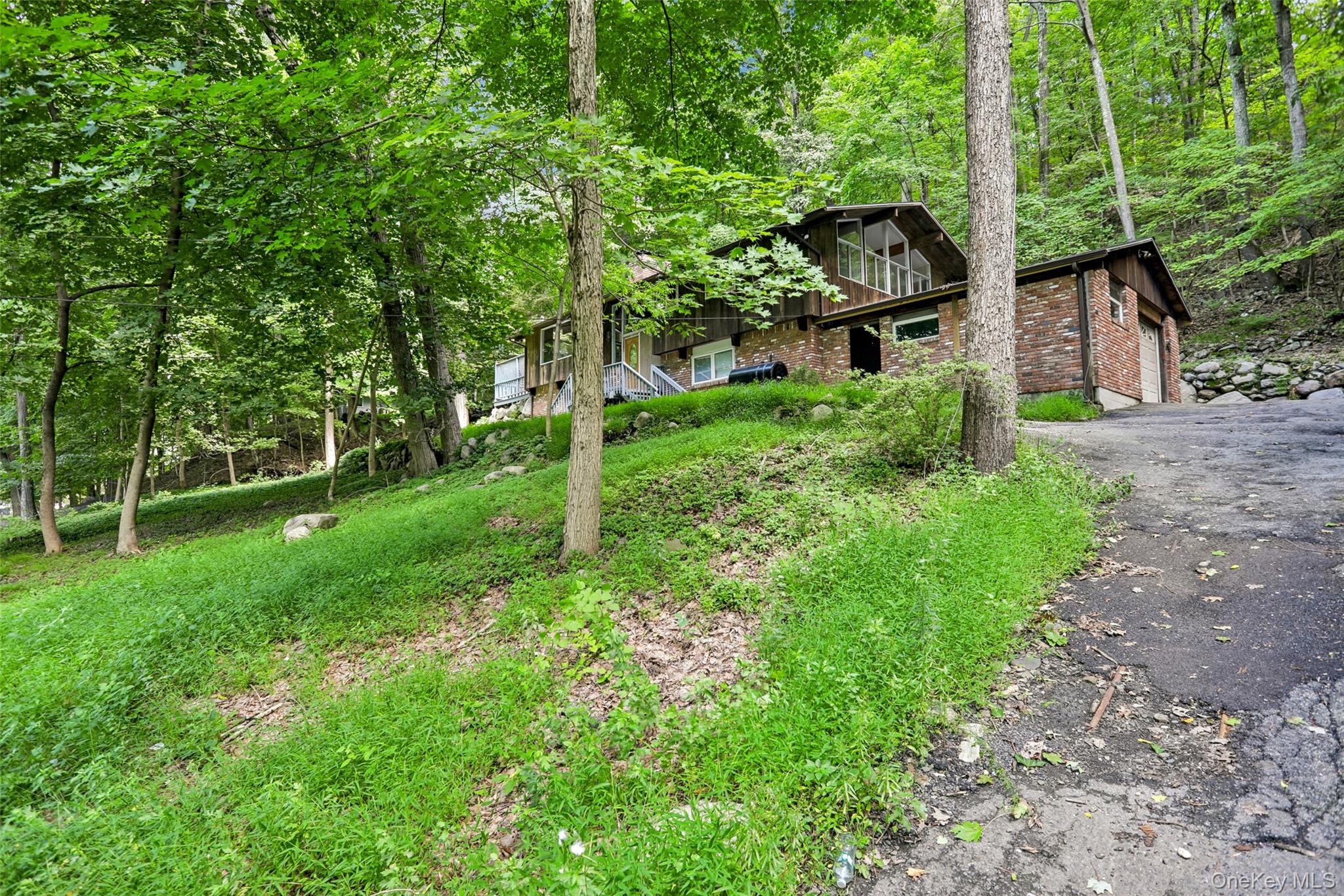 951 Haverstraw Road Property Photo 6