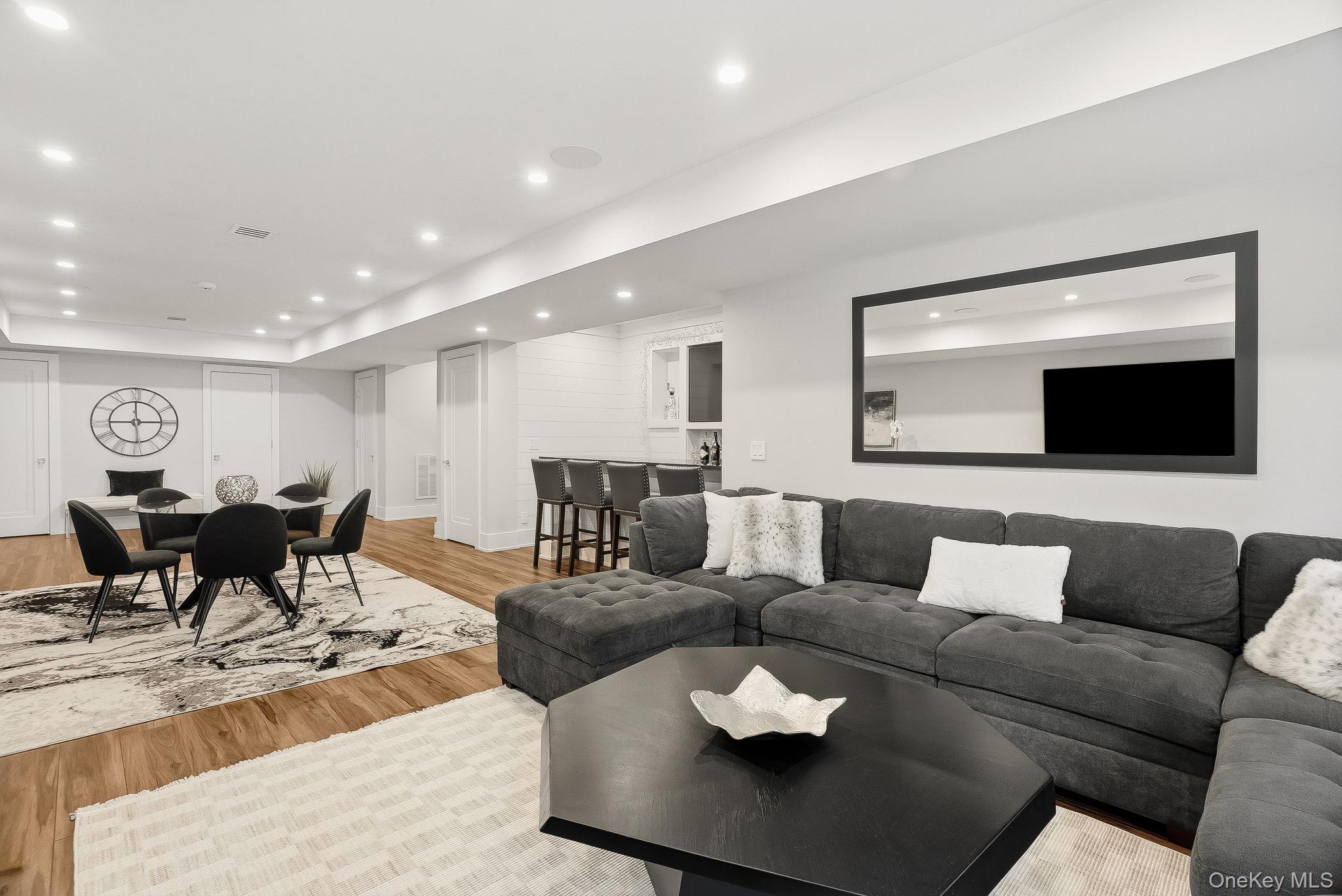 9 Kirby Lane Property Photo 17