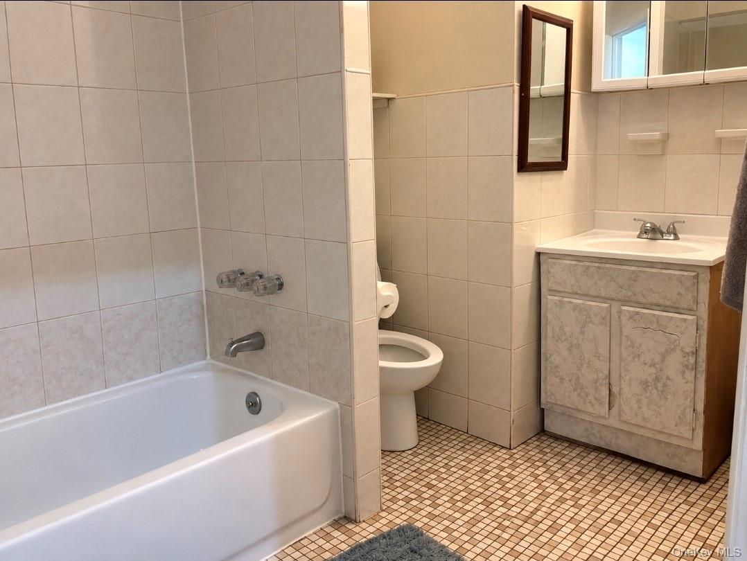 111-16 43rd Avenue Property Photo 16