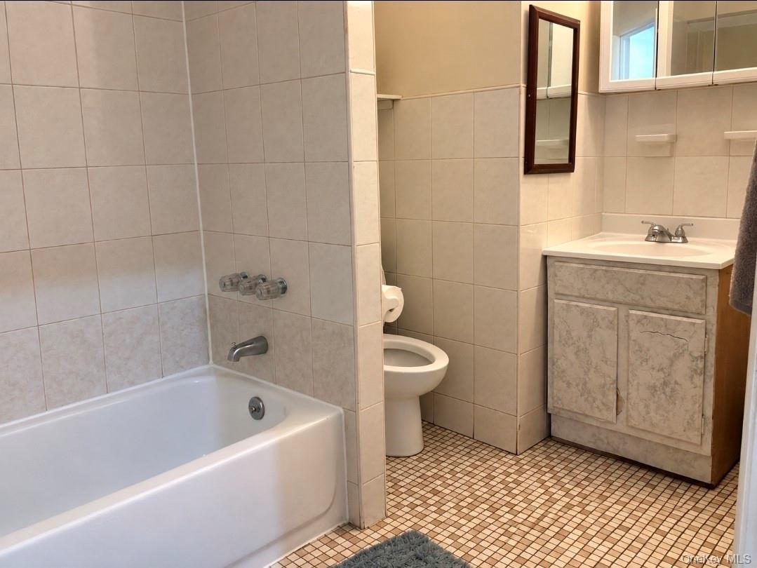 111-16 43rd Avenue Property Photo 23