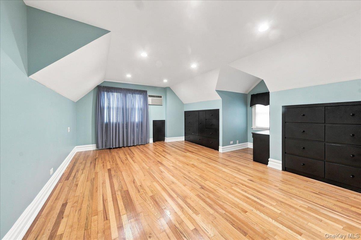4 Holly Street Property Photo 18