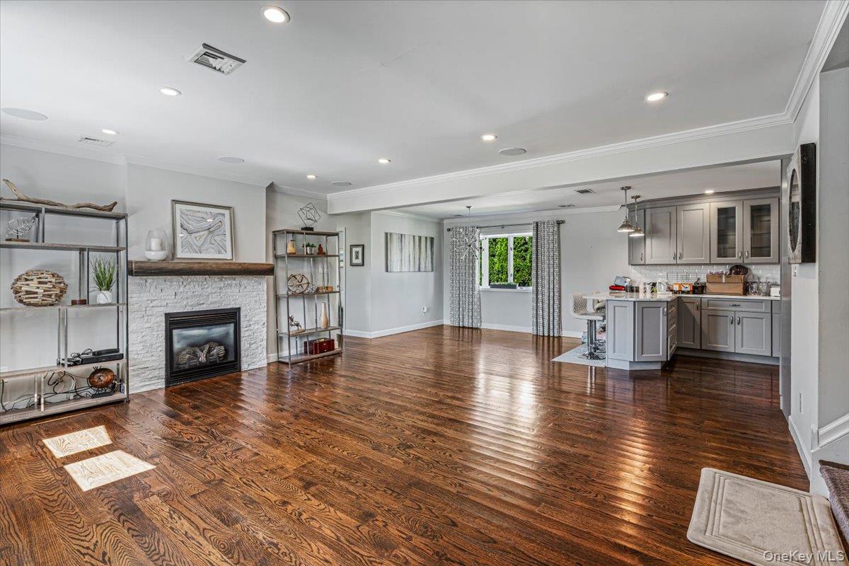 1845 Relyea Drive Property Photo 3