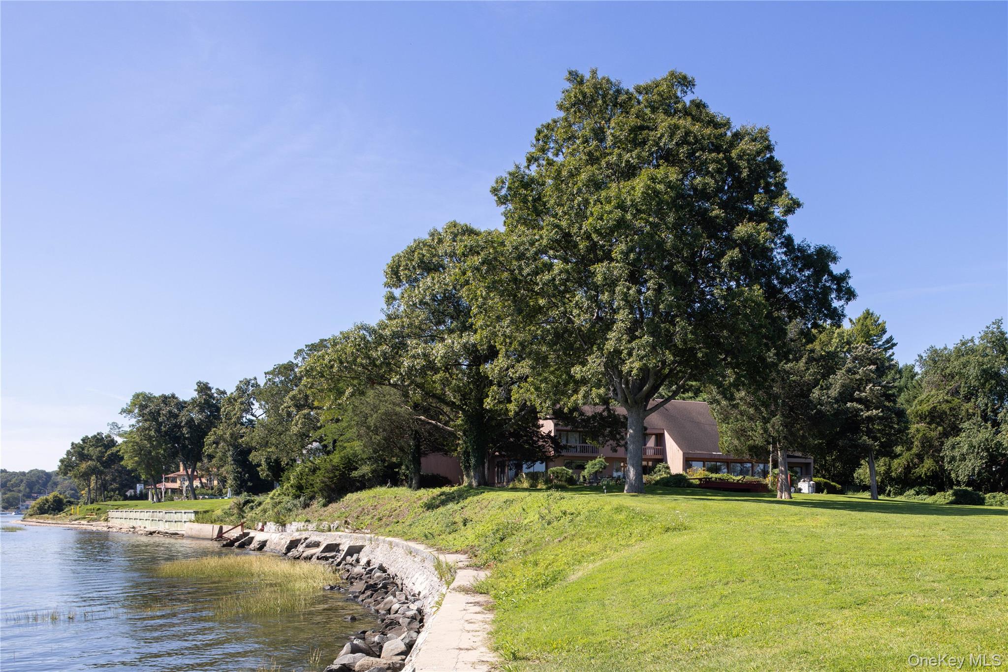 7 Lighthouse Point Property Photo 9