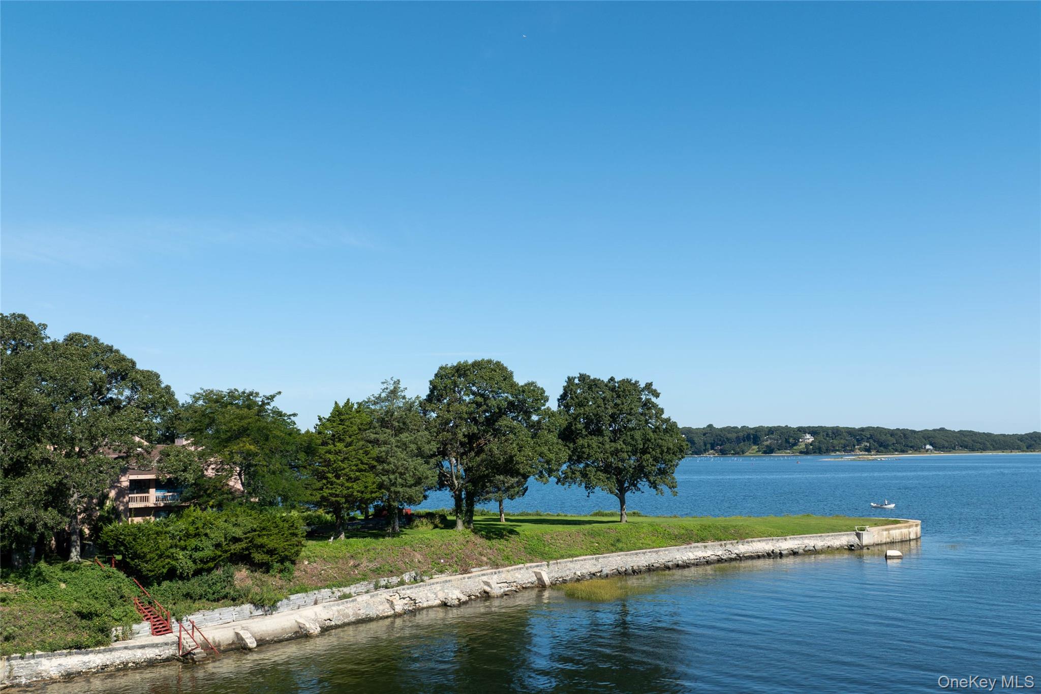 7 Lighthouse Point Property Photo 12