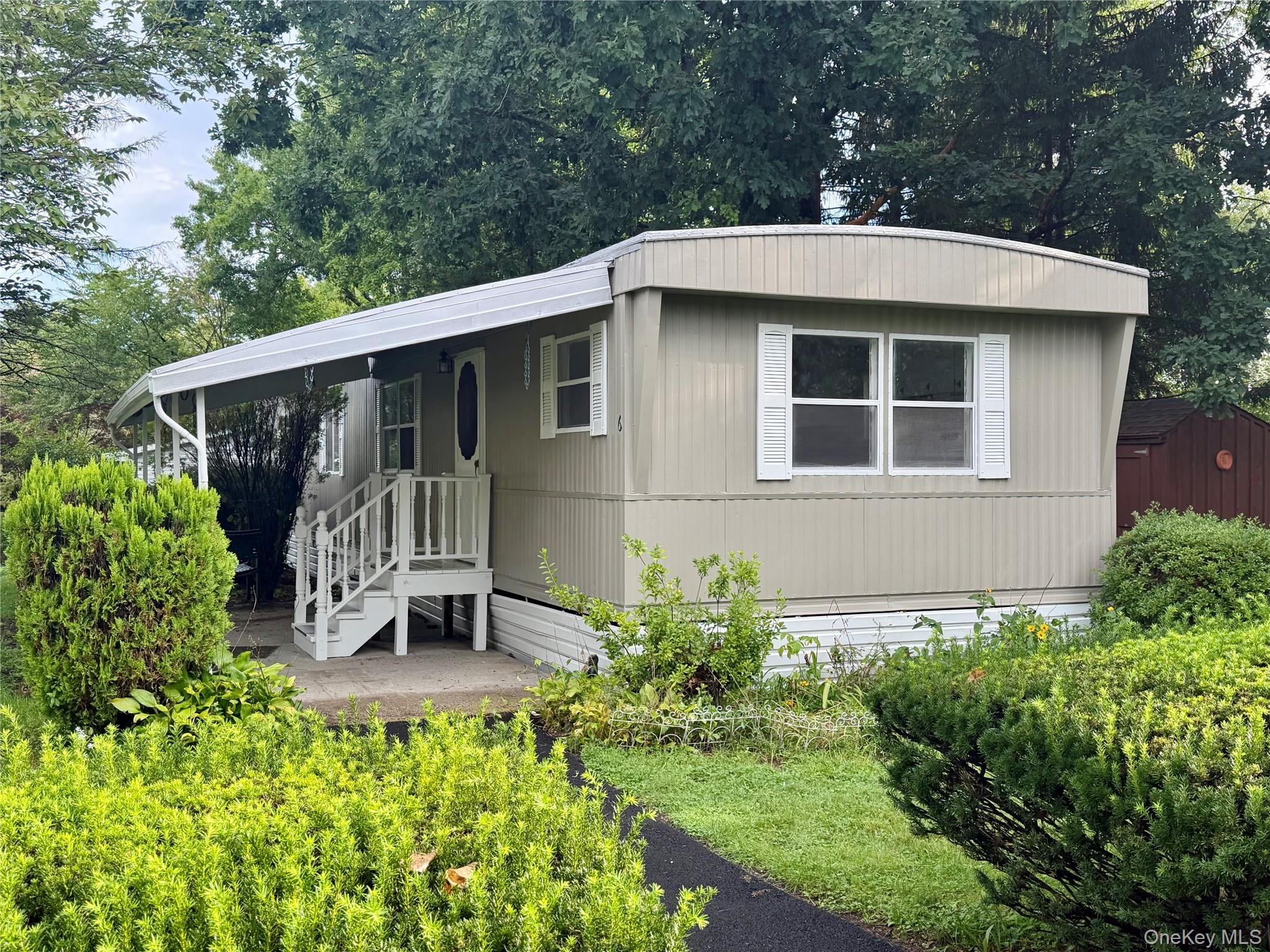 6 Oahu Lane Property Photo 1