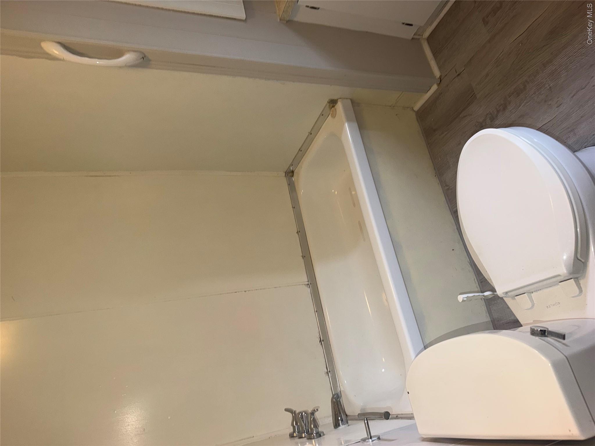 6 Oahu Lane Property Photo 8