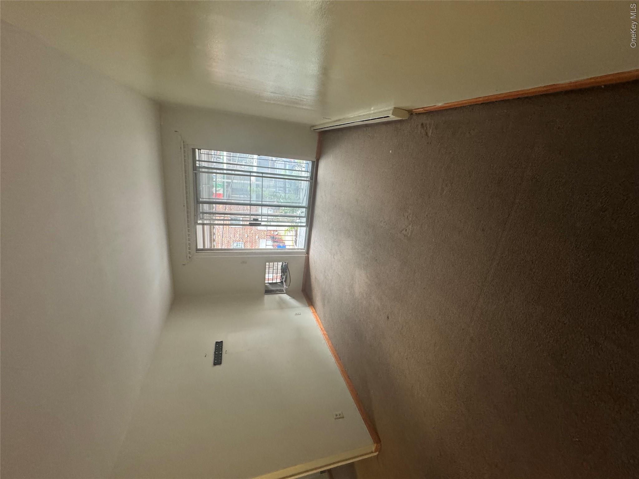 58-33 Van Cleef Street 2f Property Photo 4