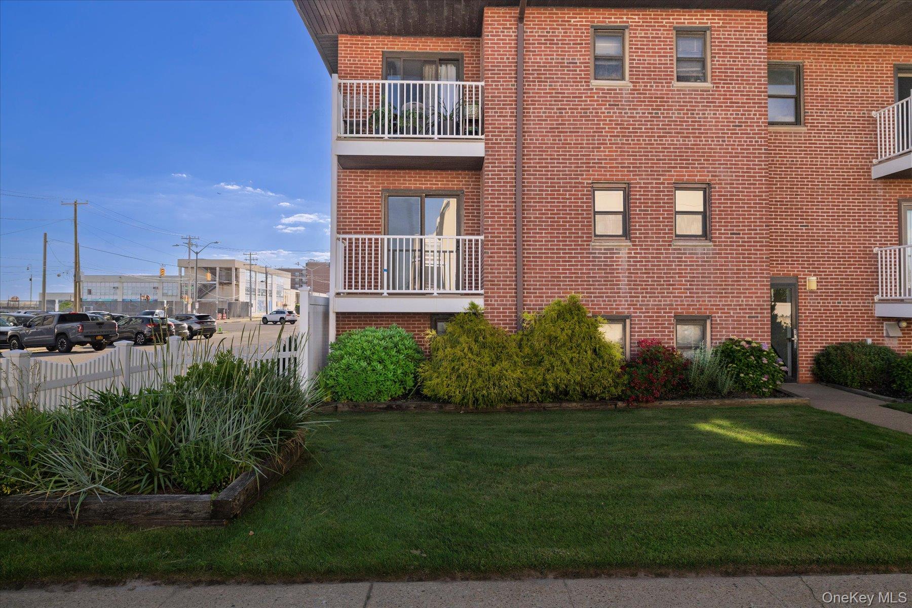 475 W Broadway 1a Property Photo 14