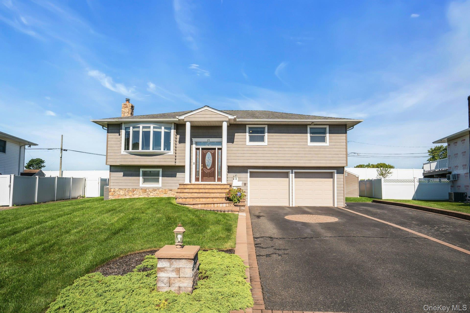 25 Heather Crescent Property Photo 1