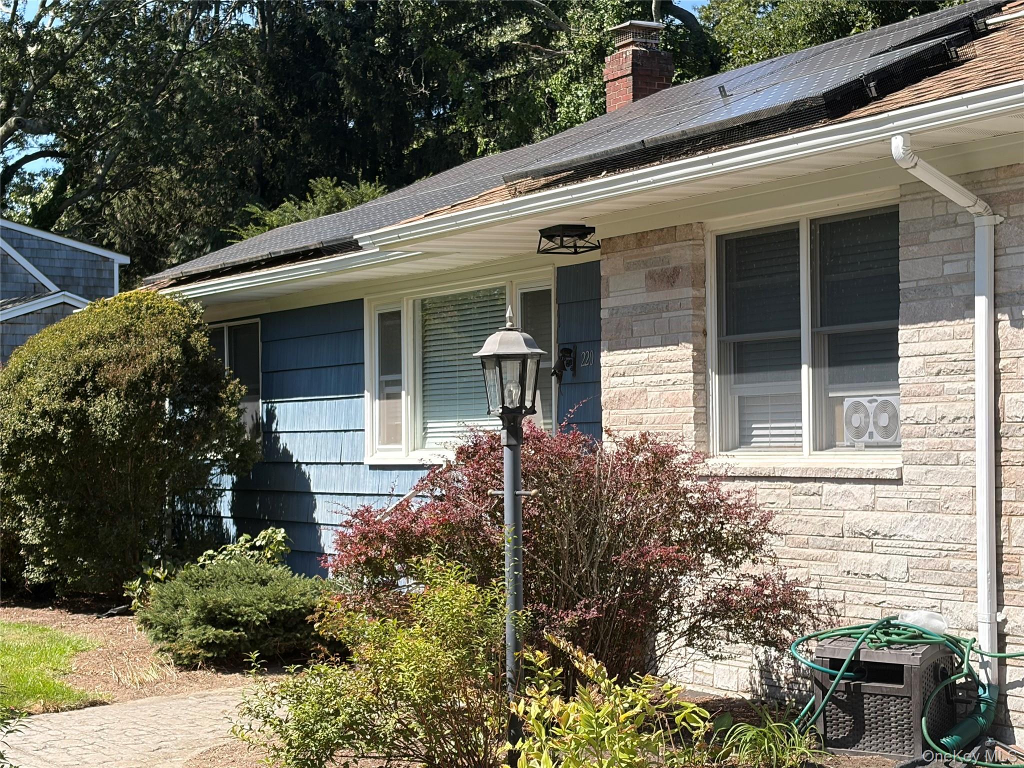 220 Hubbard Avenue Property Photo 2