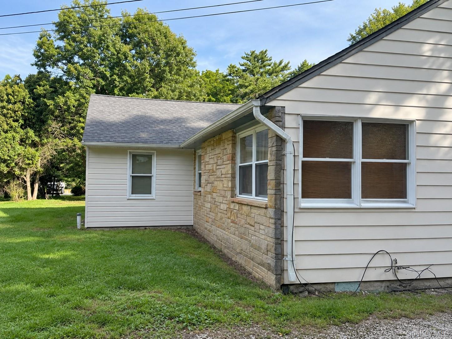 715 E Hampton Sag Harbor Turnpike Property Photo 2