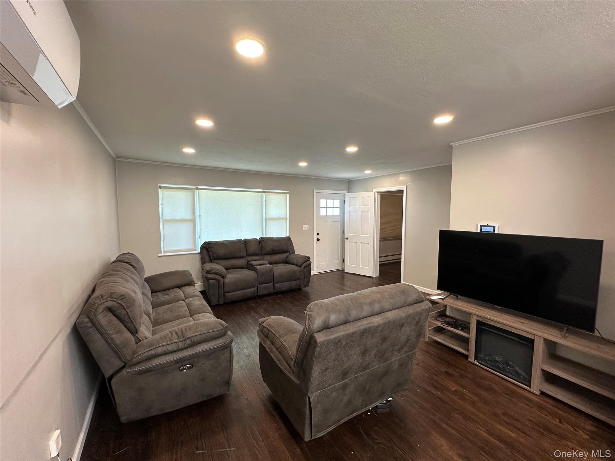 1839 Front Street Property Photo 12