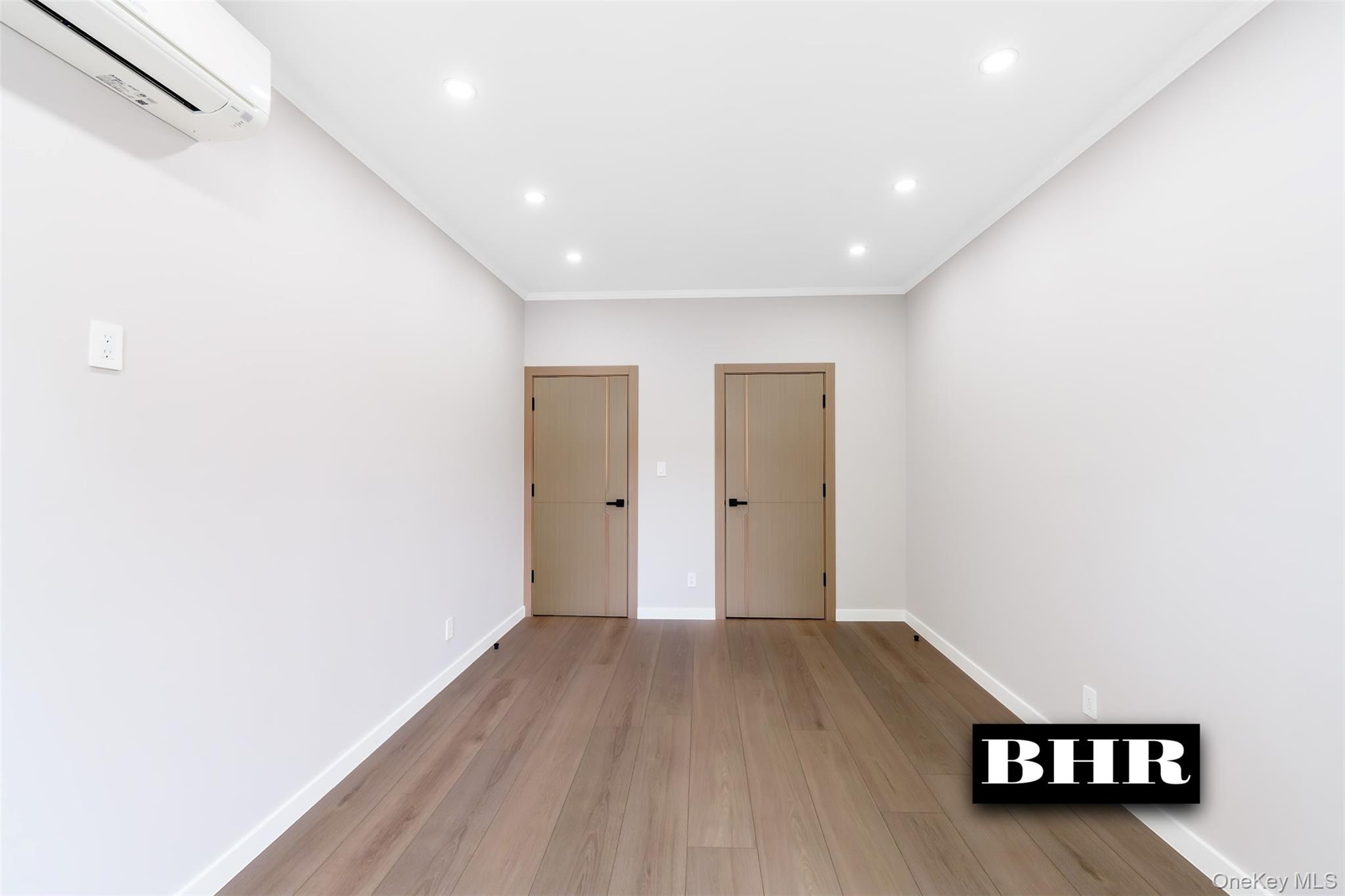 2636 E 7th Street Property Photo 23