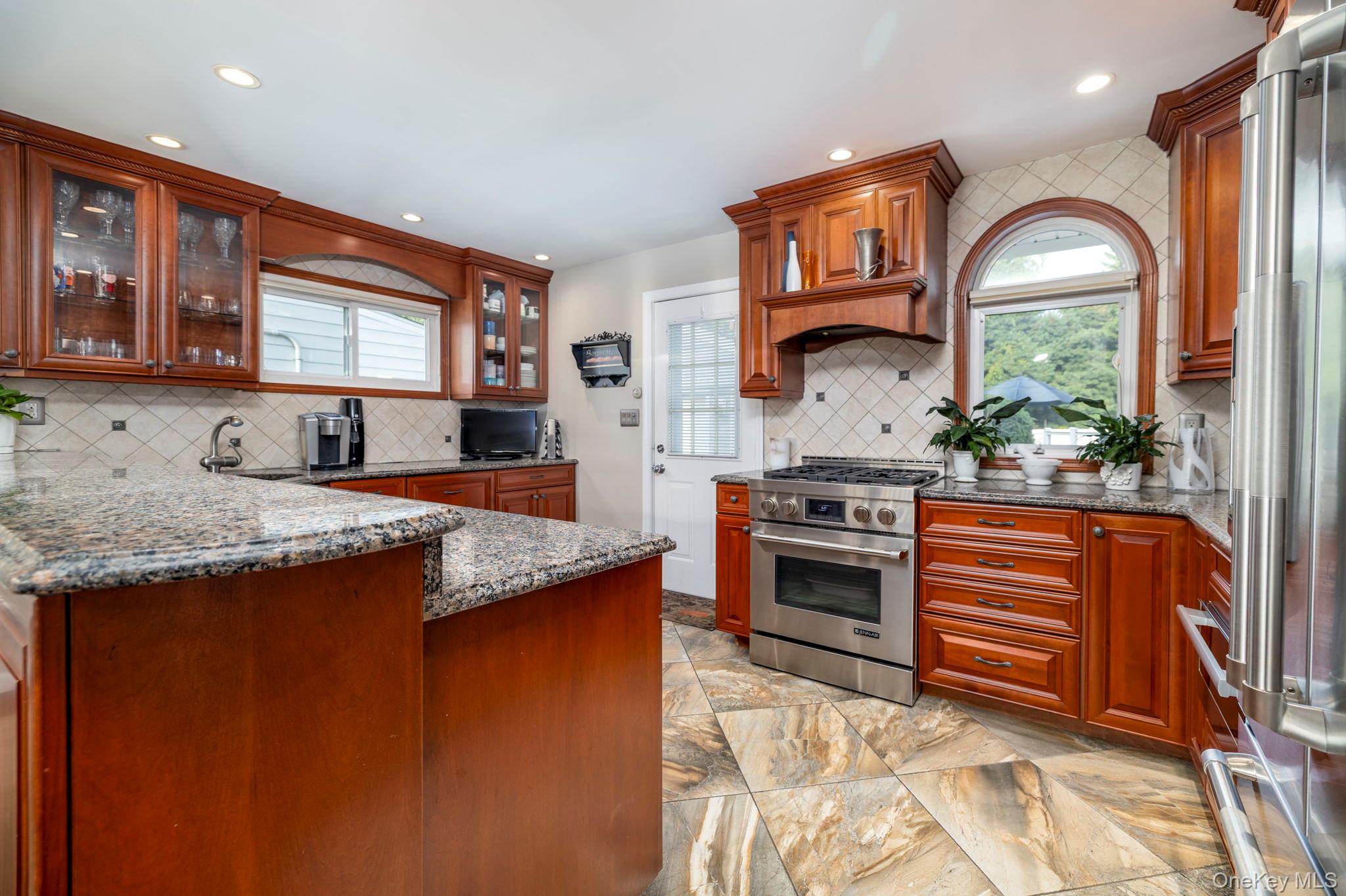 2569 Wantagh Avenue Property Photo 8
