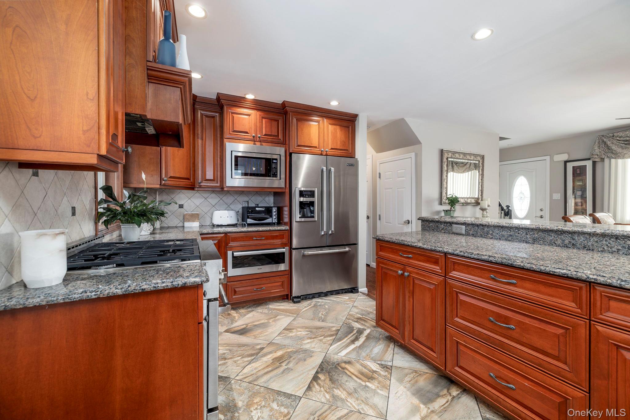 2569 Wantagh Avenue Property Photo 10