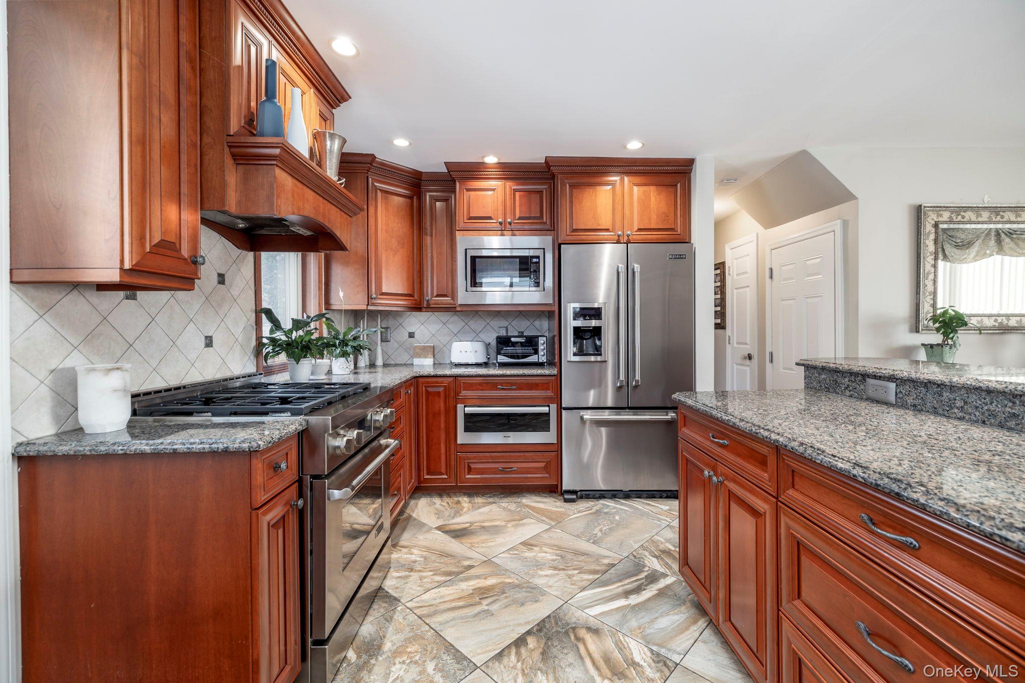 2569 Wantagh Avenue Property Photo 11