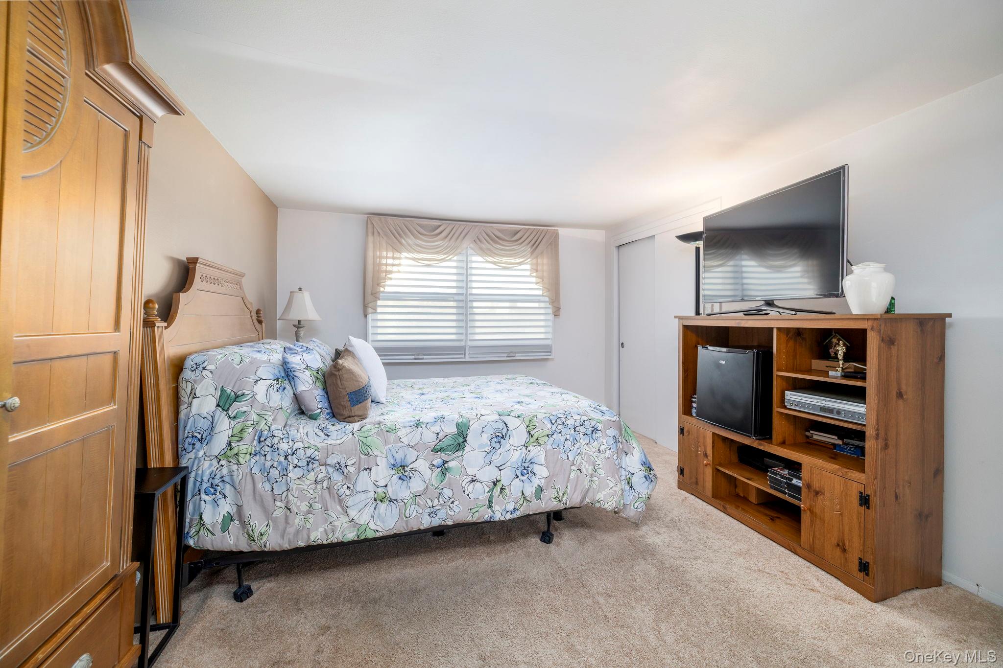 2569 Wantagh Avenue Property Photo 17