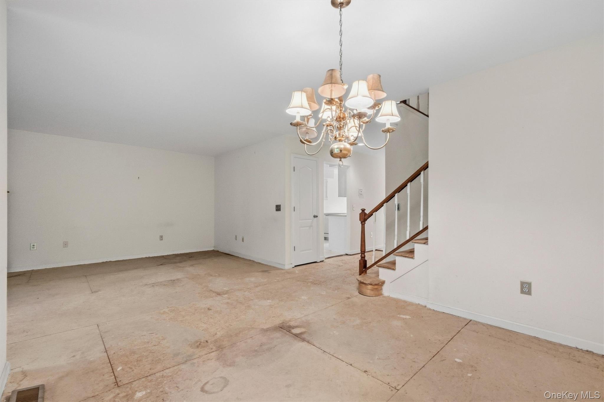 14 Glen Eagles Drive Property Photo 8